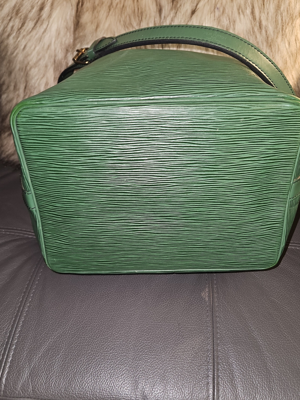 Louis Vuitton Epi Drawstrung Bucket Bag - Picture 9 of 10